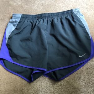 Nike shorts size small